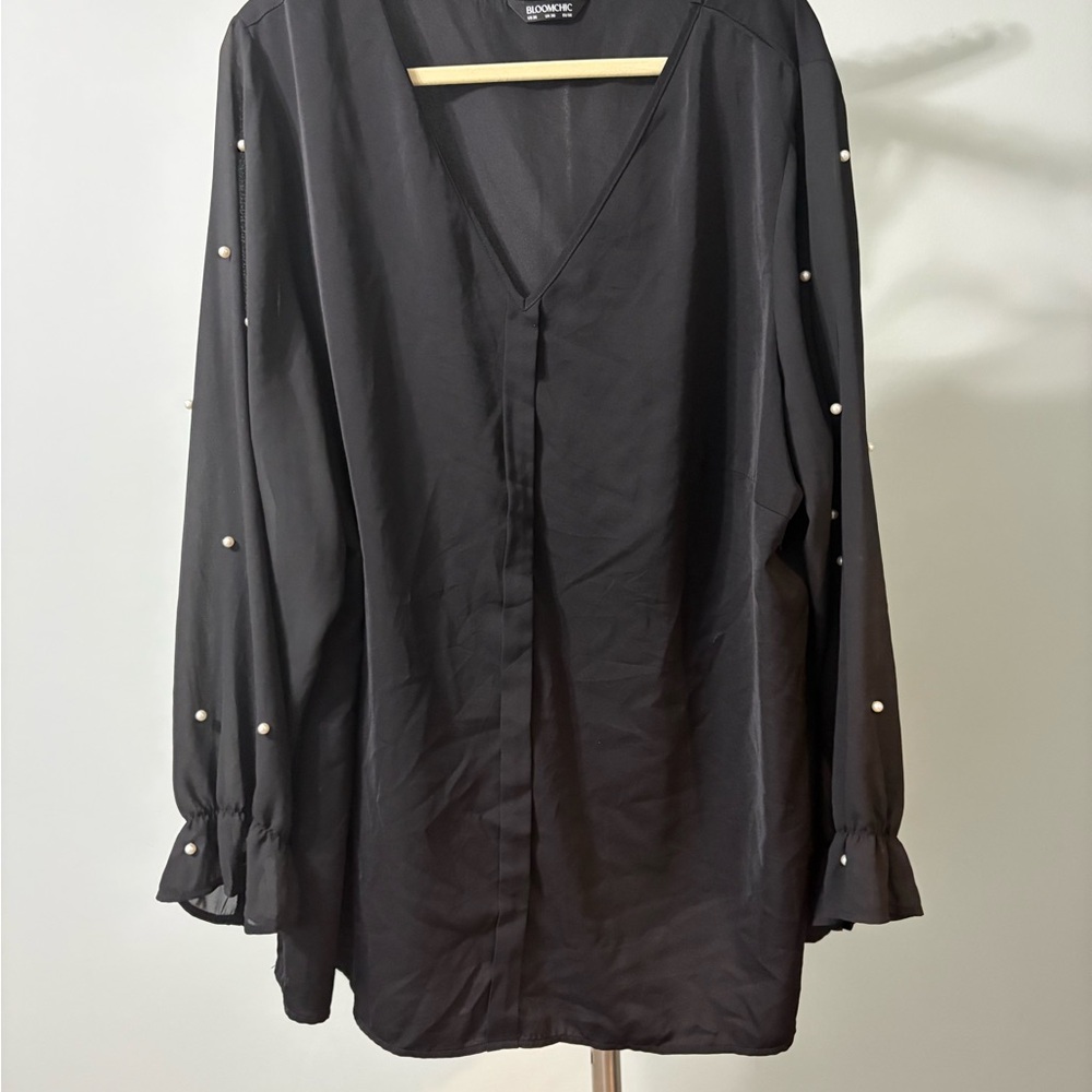 BloomChic Black V-Neck Blouse
